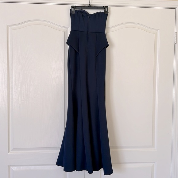 Prom dress size 1 strapless navy blue scuba like evening gown w/ peplums on hips - Picture 4 of 11